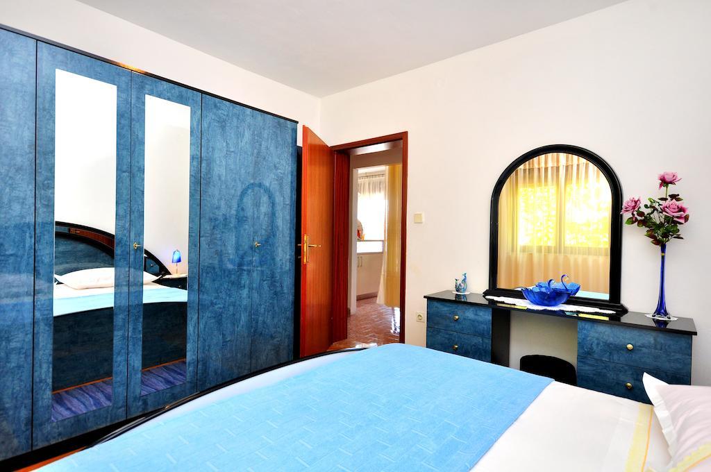 Apartments Sakal Trogir Room photo